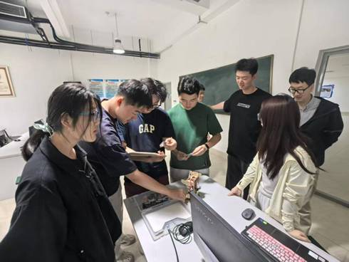 机器人工程专业在创新创业实践中锻造应用型新工科人才